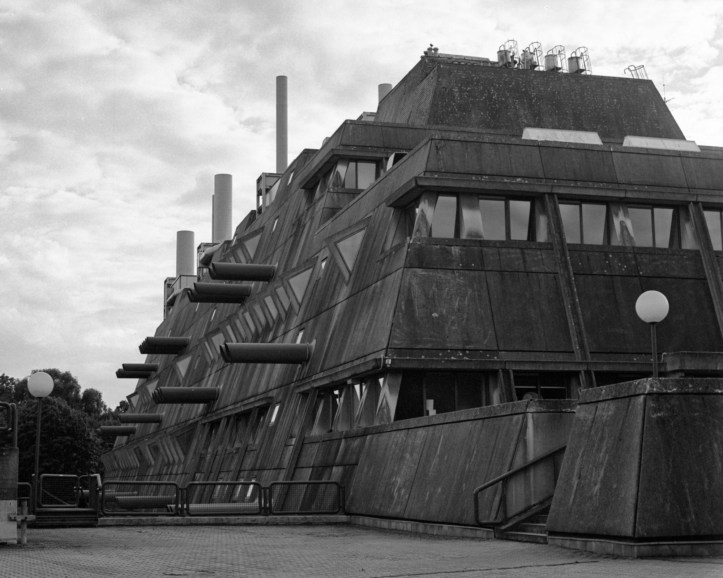 Forschungseinrichtungen - Bronica SQ-A, Kodak Tx400